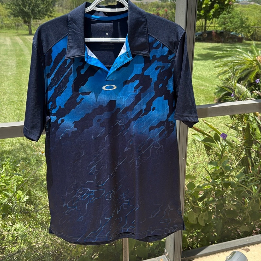 Oakley blue cryptic Polo Golf Shirt Blue Men's medium Athleisure Activewear nwot